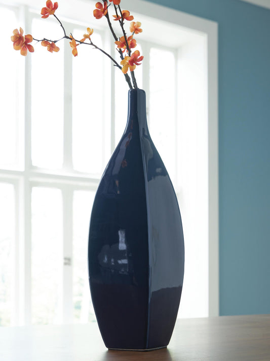 Abtinson I/O Vase
