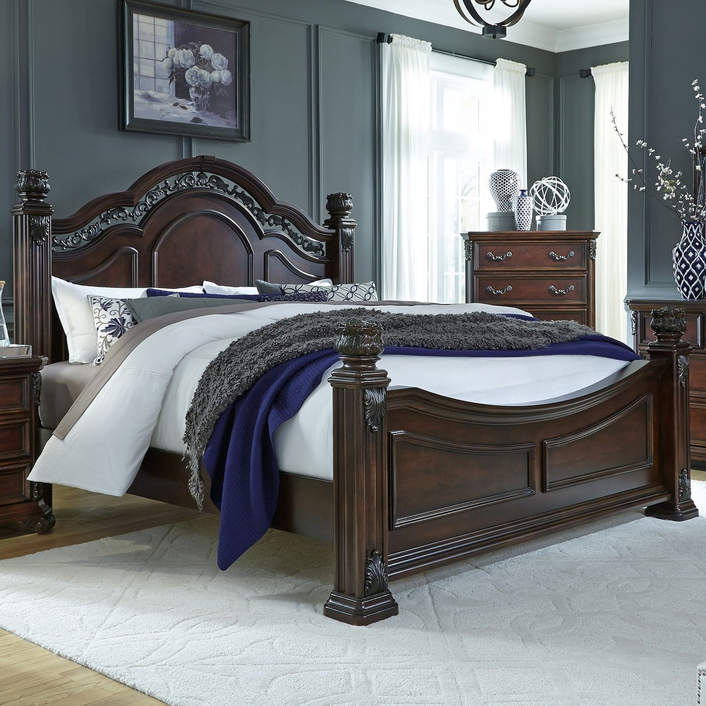 Queen Poster Bed