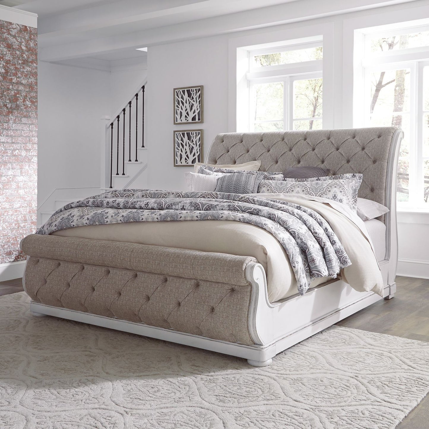 King Uph Sleigh Bed