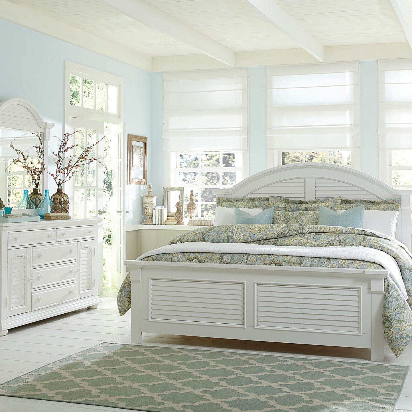 Queen Panel Bed, Dresser & Mirror, Night Stand