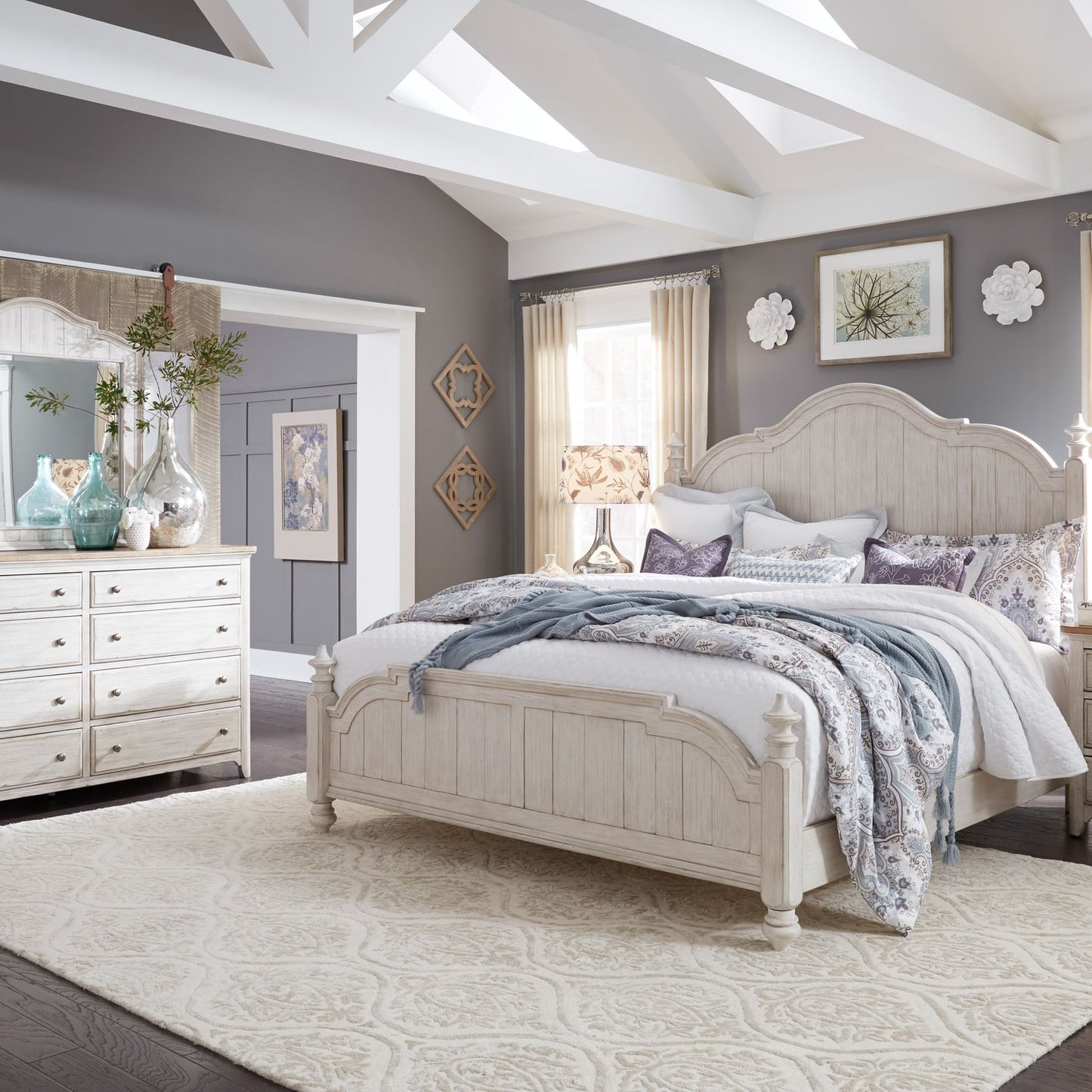 Queen Poster Bed, Dresser & Mirror