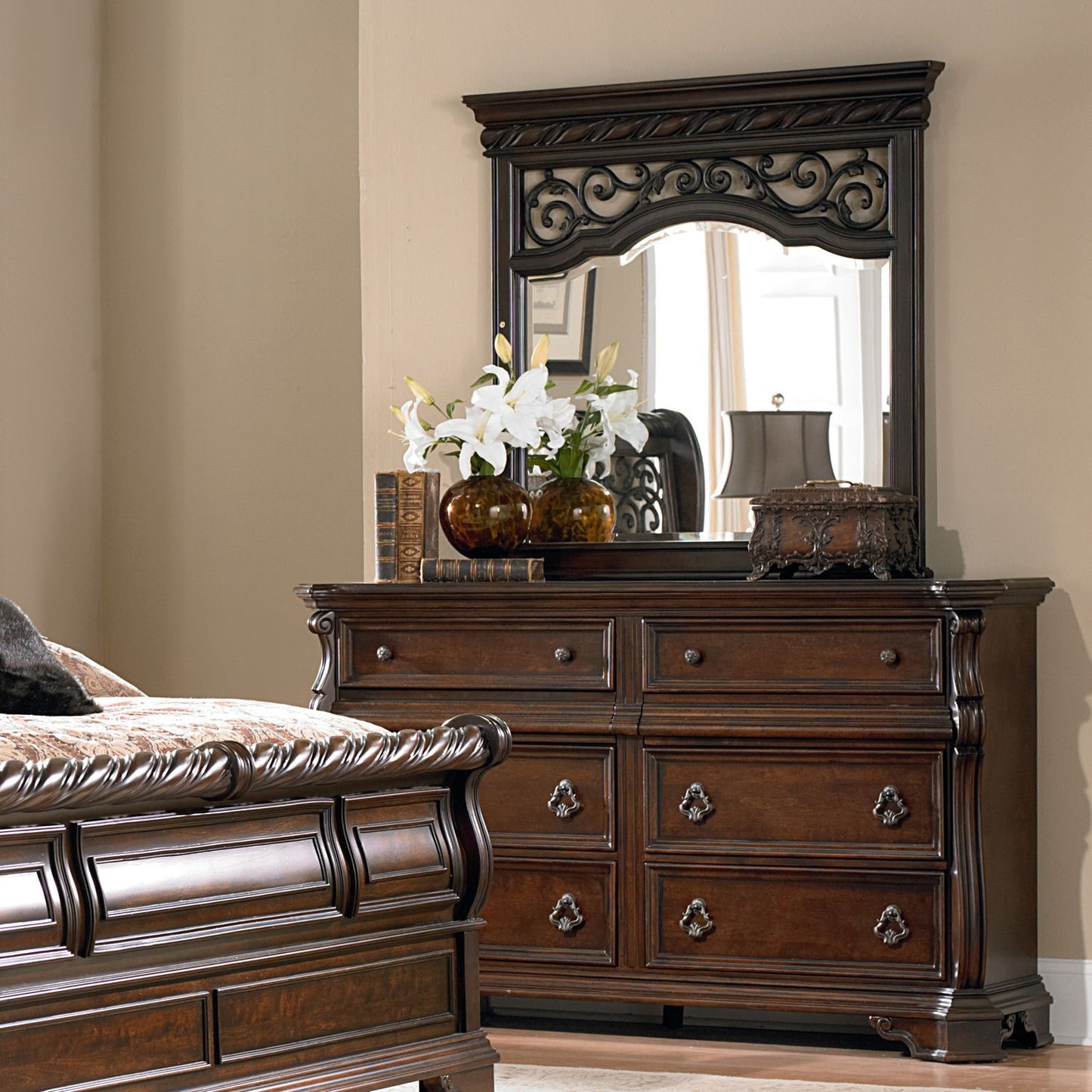 Dresser & Mirror