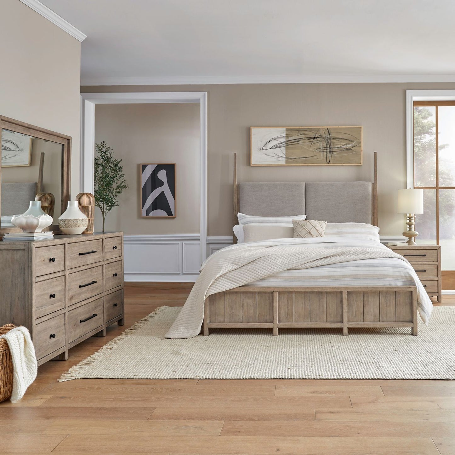 King California Poster Bed, Dresser & Mirror, Night Stand