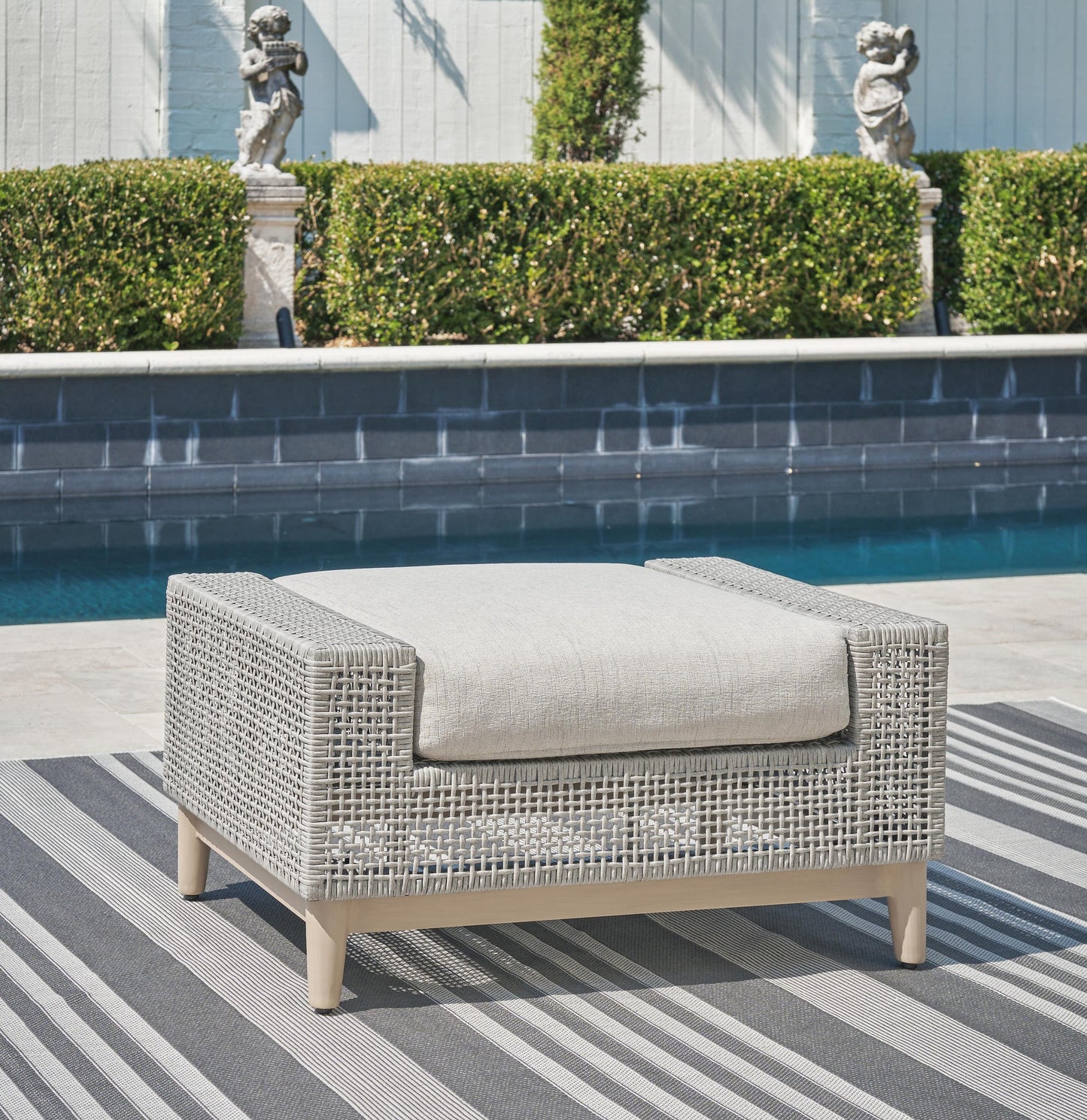 Seton Creek Ottoman with Cushion
