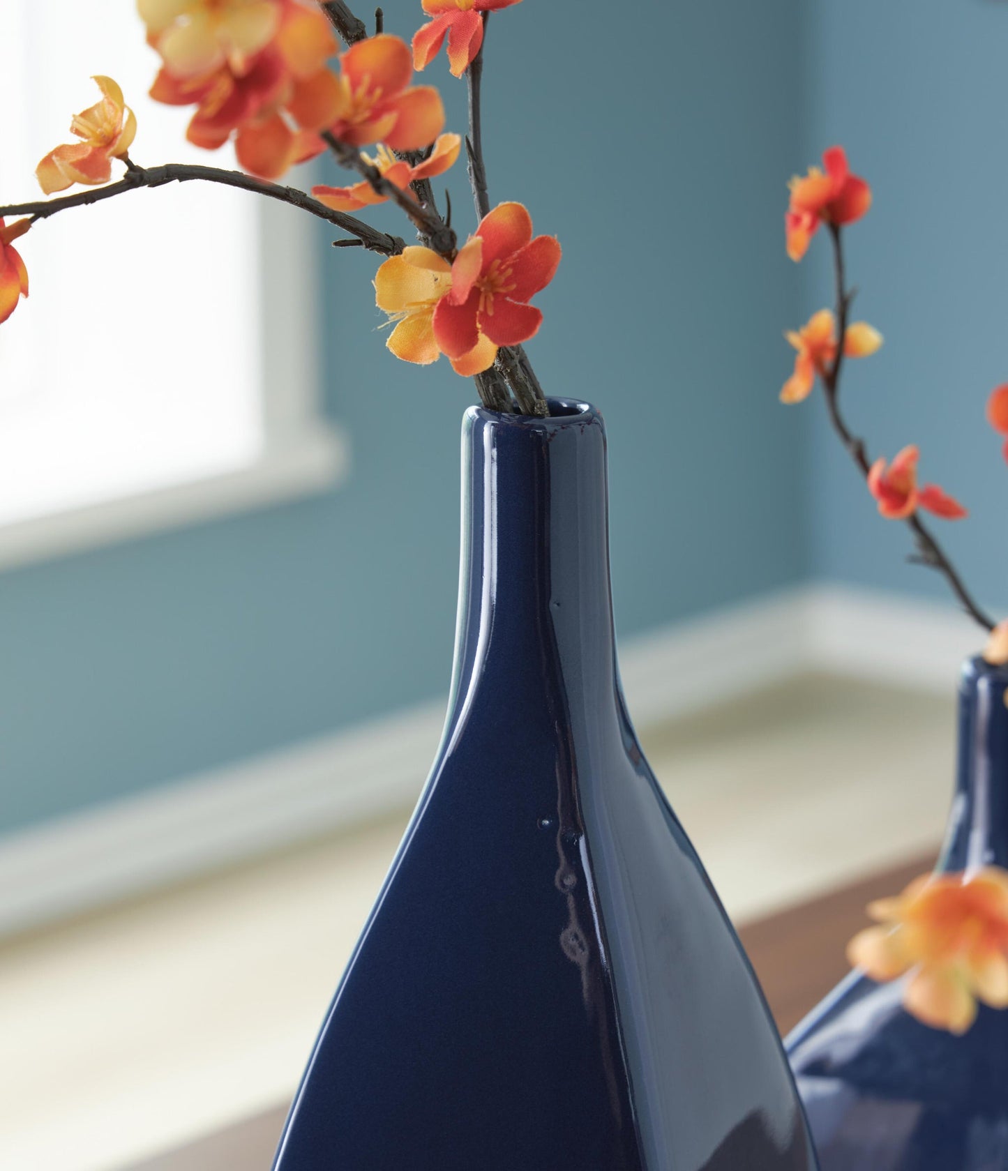 Abtinson I/O Vase
